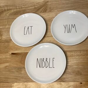 Rae Dunn plate set of 3